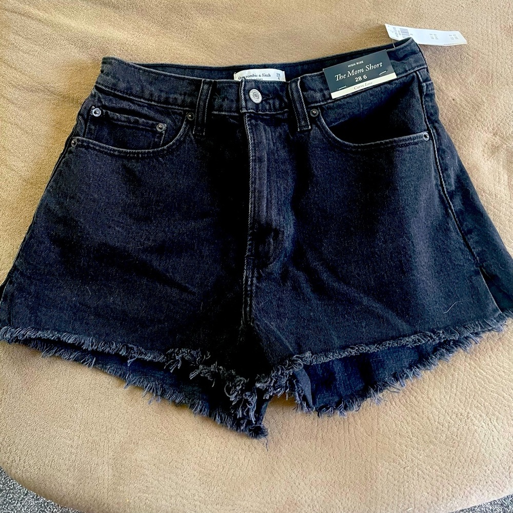 Abercrombie curve love Mom Shorts- NWT size 28